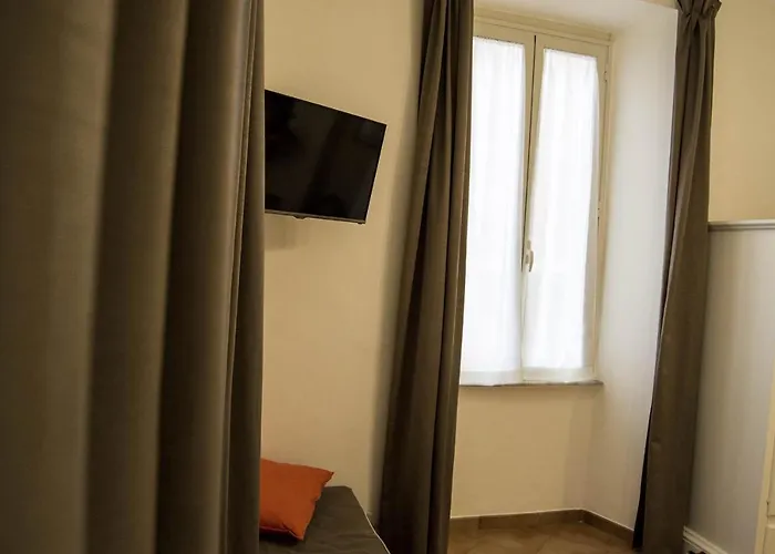 Domus Piazza Del Popolo 4*